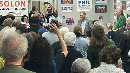 Solon Dems Rally for Sherrod, Phil Robinson